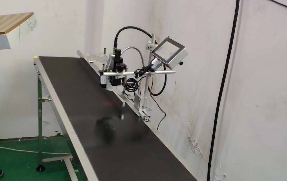 E125噴碼機(jī)詮釋什么叫真正的簡單適用