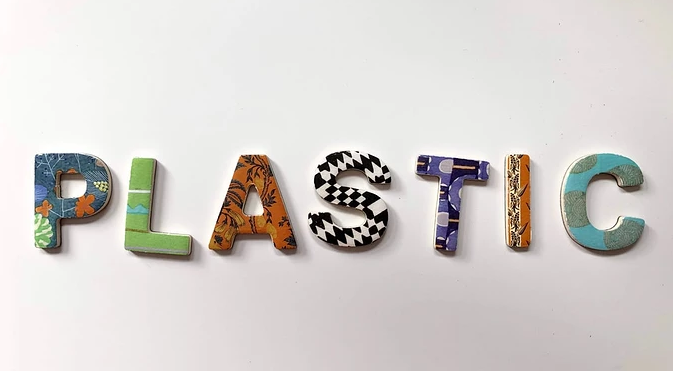 依瑪倡導環保≠禁塑，塑料污染如何破局？